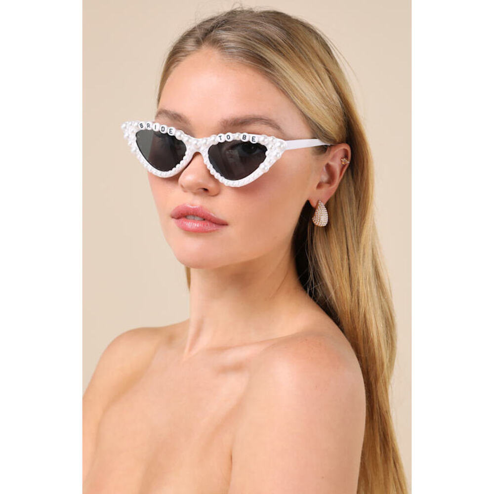 Lulus Lovebird Aesthetic White Pearl Cat-eye Sunglasses - Size One Size